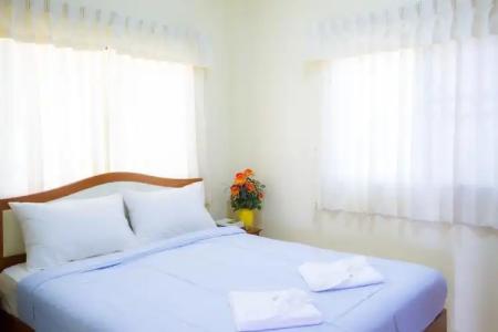 Lake Villa Resort - 4
