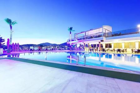 Tropicana Beach - 20