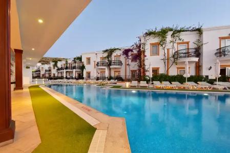 Tropicana Beach - 12