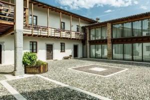 Cascina La Palazzina, Salo