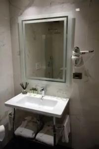 Raeli Archimede - 50