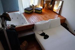 Jacuzzi Rooms, Rome