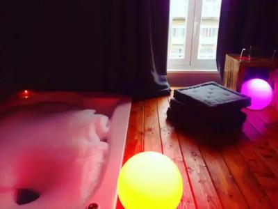 Jacuzzi Rooms - 50