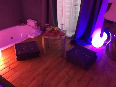 Jacuzzi Rooms - 5