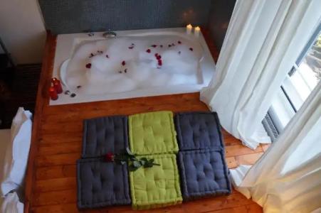 Jacuzzi Rooms - 54