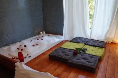 Jacuzzi Rooms - 11