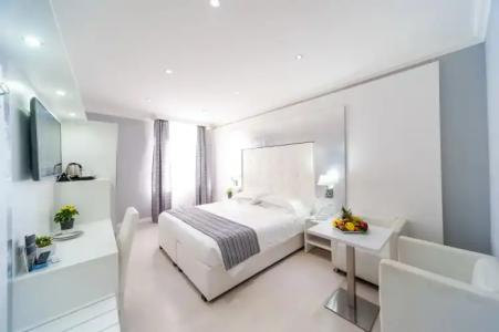 Relais Trevi 95 Boutique - 13