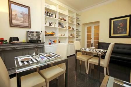 Amica Rome Guest House - 11