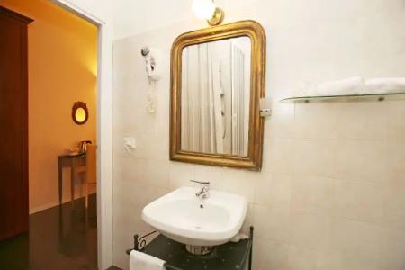 Amica Rome Guest House - 5