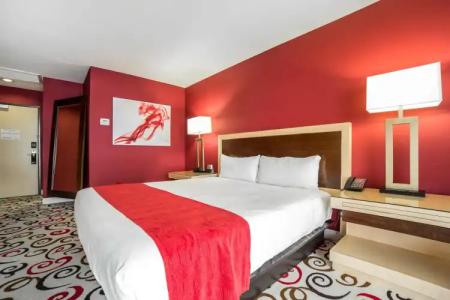 Downtown Grand & Casino - 5