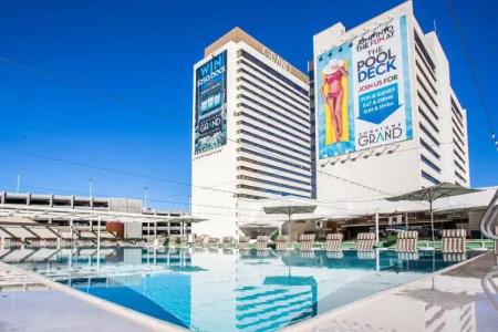 Downtown Grand & Casino - 18