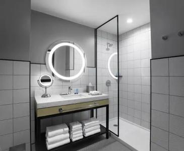 Downtown Grand & Casino - 56