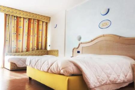 Surf Pier - Montagnoli Group - 74