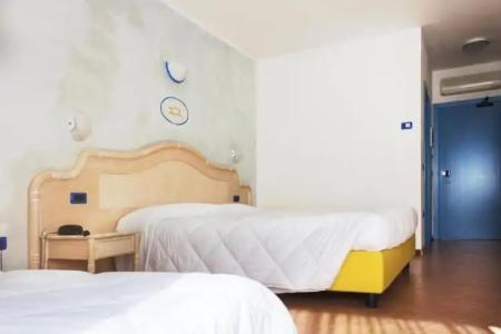 Surf Pier - Montagnoli Group - 76