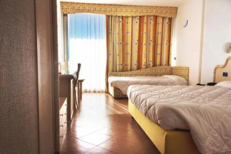 Surf Pier - Montagnoli Group - 73