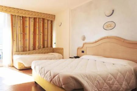 Surf Pier - Montagnoli Group - 72