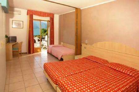 Surf Pier - Montagnoli Group - 85