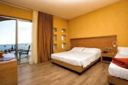 Yachting Palace - 36