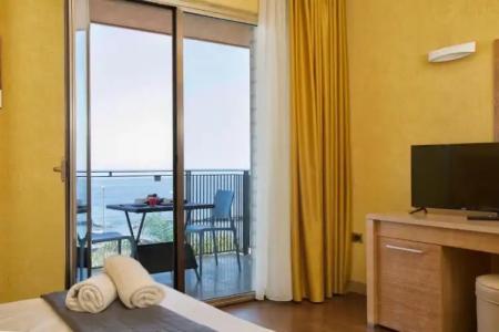 Yachting Palace - 40