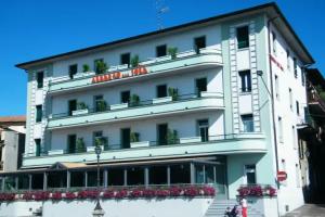 Porto Valtravaglia - Hotels