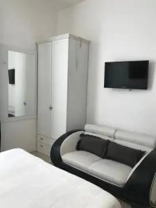 B&B Nike - Rooms Only - 137