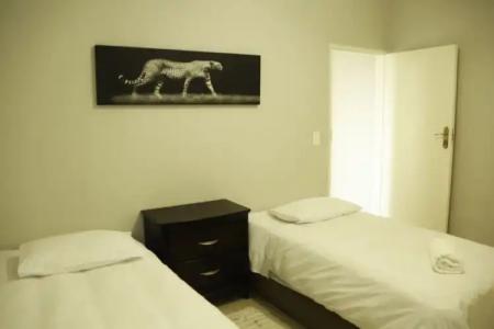 Tilla's Guesthouse - 4