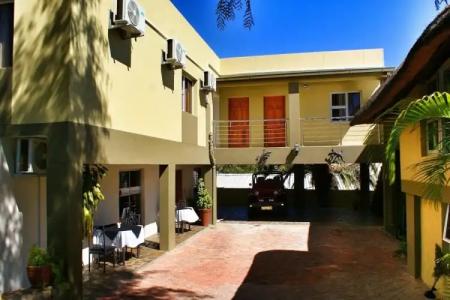 Tilla's Guesthouse - 9