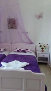 Christina Pansion - 3