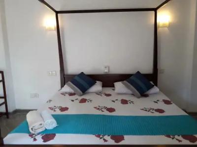 Hikkaduwa Sea Front - 35