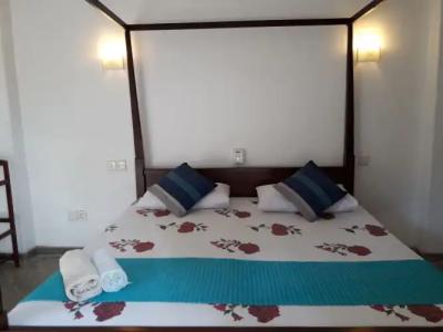 Hikkaduwa Sea Front - 5