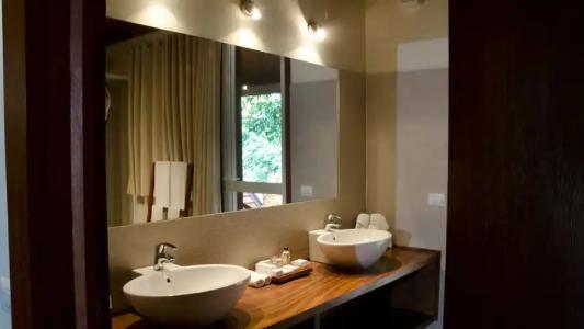 Occidental Paradise - 8