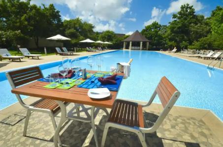 Occidental Paradise - 13