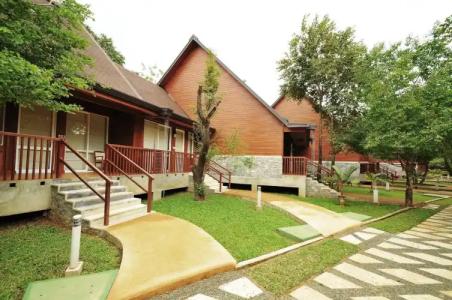 Occidental Paradise - 18