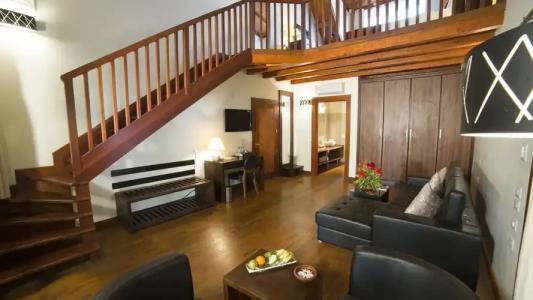 Occidental Paradise - 11