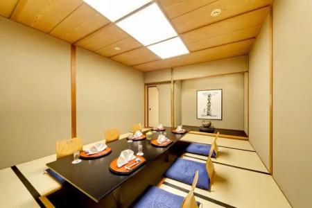 Nishitetsu Grand - 16