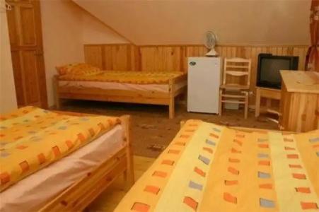 Melnais Starkis - 2