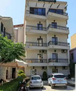 Lucic Rooms & Suites - 1