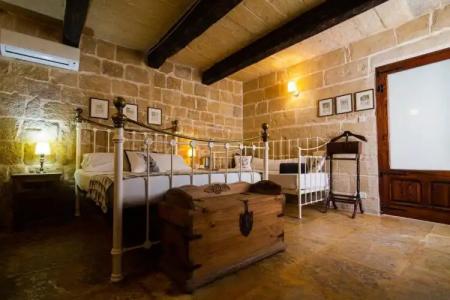 The Burrow Guest House - 128