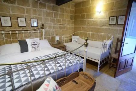 The Burrow Guest House - 132