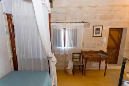 The Burrow Guest House - 111