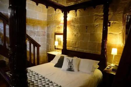 The Burrow Guest House - 180