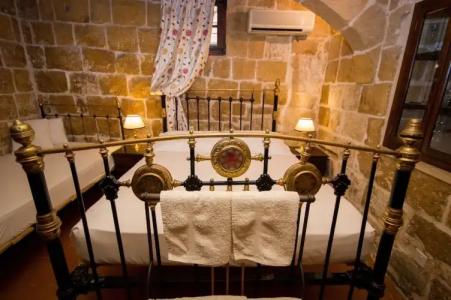 The Burrow Guest House - 173