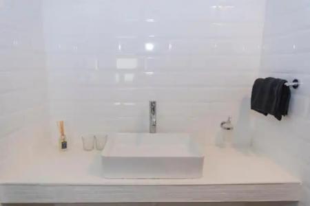 The Burrow Guest House - 135