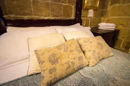 The Burrow Guest House - 24