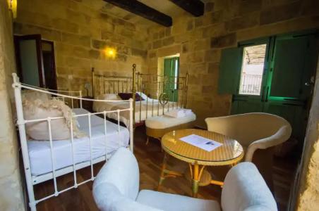 The Burrow Guest House - 39