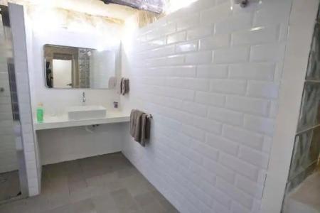 The Burrow Guest House - 163