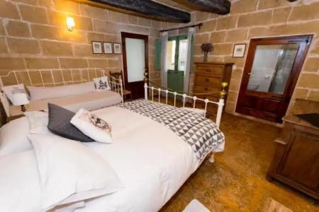 The Burrow Guest House - 136