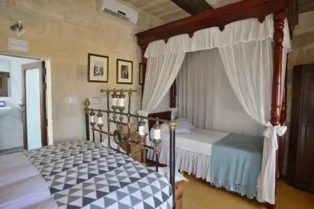 The Burrow Guest House - 110