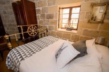 The Burrow Guest House - 101