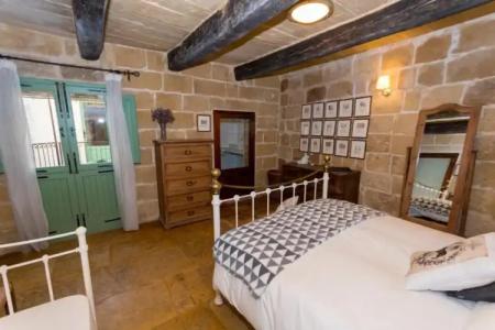 The Burrow Guest House - 142